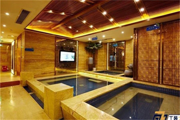 前几天预定郑州这家精良水疗场子；值得去一趟spa我在洗浴桑拿中心